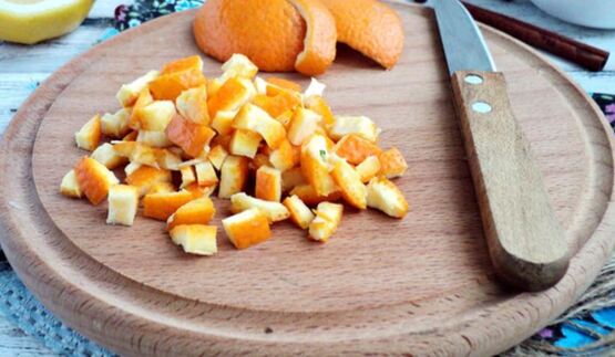 чай с апельсиновой коркой, клюквой и корицей