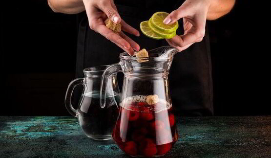 освежающий чай с малиной