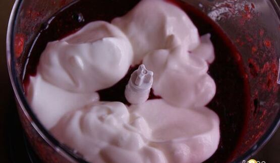 чернично-клубничный коктейль