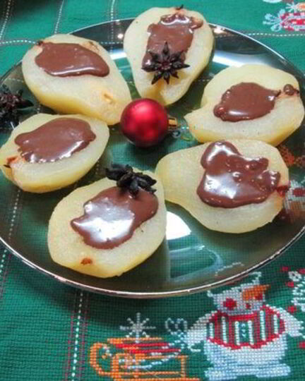 Рецепт груш в анисовом сиропе с шоколадным соусом