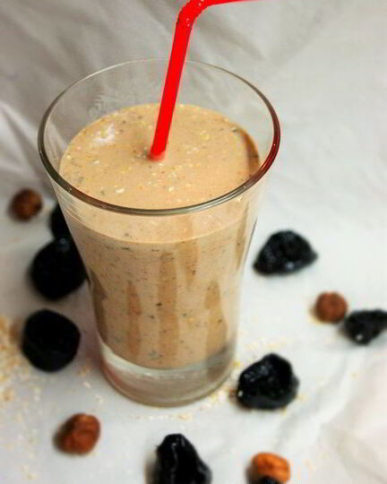 Рецепт кефирного коктейля с отрубями и черносливом