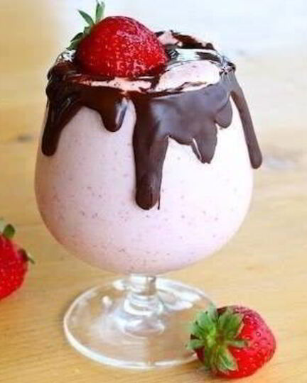 Рецепт клубничного коктейля в шоколадной глазури