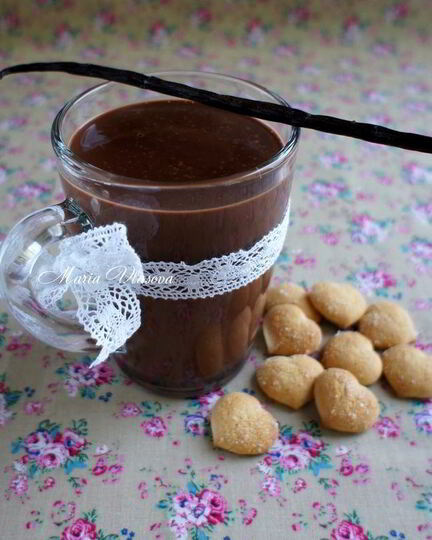 Рецепт горячего шоколада со вкусом ванили и кофе