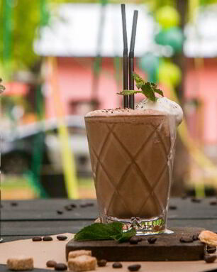 Холодный мятно-шоколадный кофе