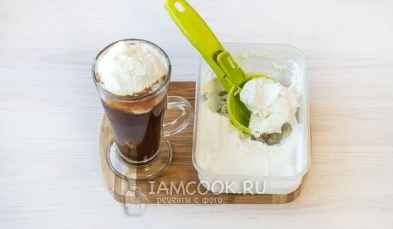 кофе с мороженым