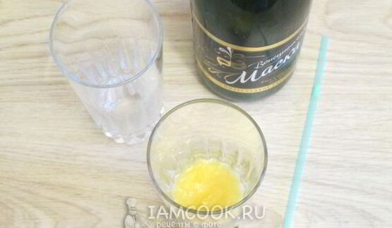 коктейль беллини с шампанским