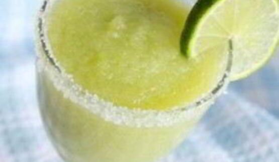 коктейль из яблока и сельдерея