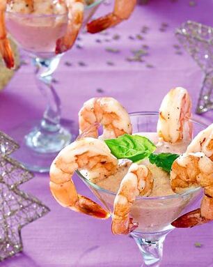 Креветочный коктейль с томатным дипом
