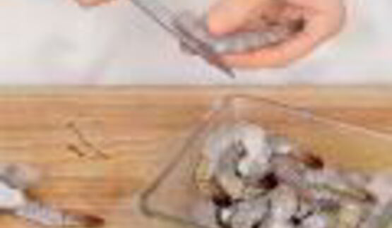 креветочный коктейль с томатным дипом