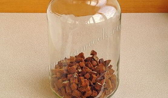 домашний квас из ржаного хлеба