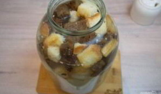 квас из дрожжей и сахара