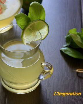 Лаймонад с душистым перцем и базиликом Прохладительные напитки