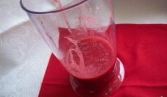 молочный коктейль с клубникой