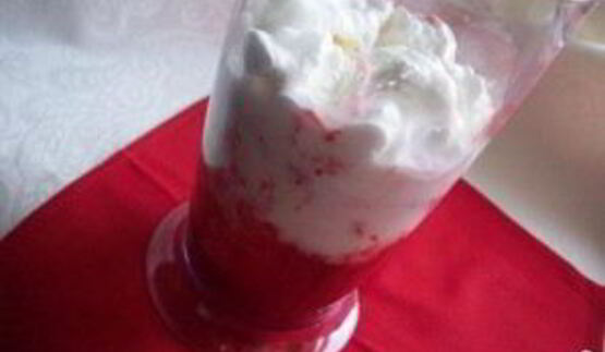 молочный коктейль с клубникой