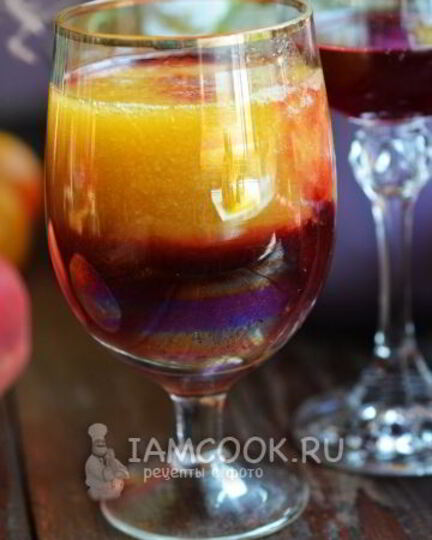 Рецепт персикового коктейля с красным вином