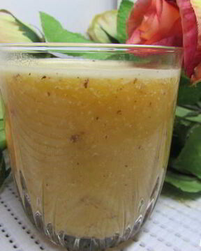 Апельсиново-банановый смузи с миндалем