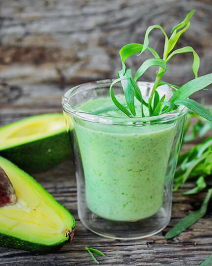 Рецепт авокадо-смузей с тархуном и йогуртом