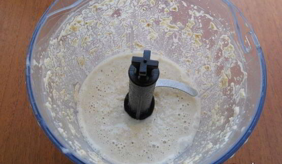 чернично-клубничный смузи с овсянкой и мороженым