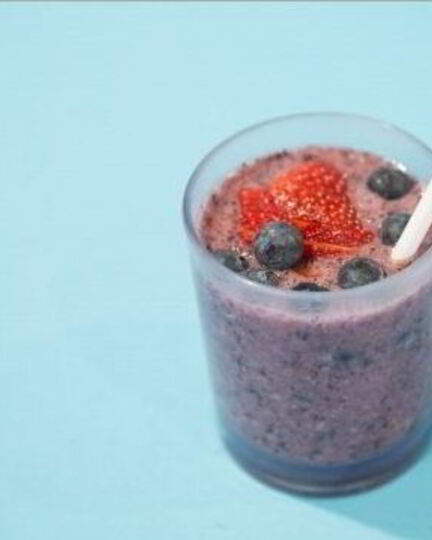 Рецепт черничного смузи с бананом и кокосовым молоком