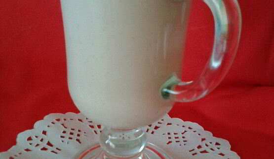 клубнично-банановый смузи с клетчаткой из семян льна