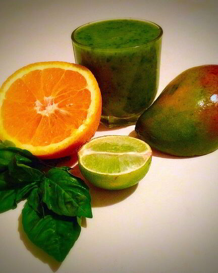 Рецепт мангова-базиликового смузи