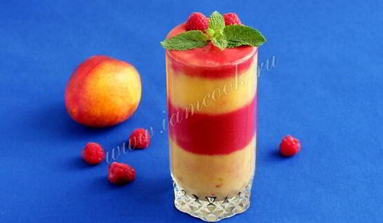 смузи из персика и малины