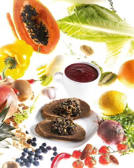 Рецепт смузей из замороженной черники и голубики, апельсинов и фиников