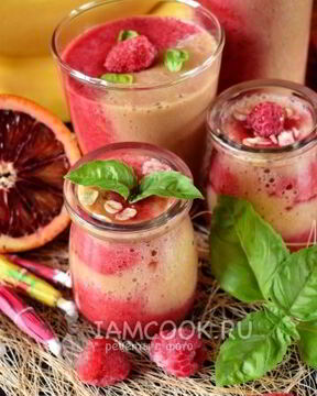 Смузи с малиной и красным апельсином
