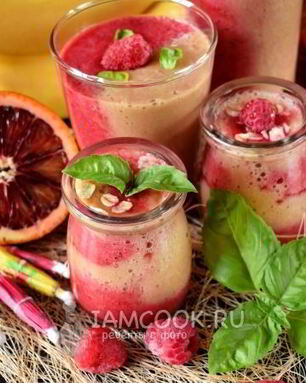 Смузи с малиной и красным апельсином