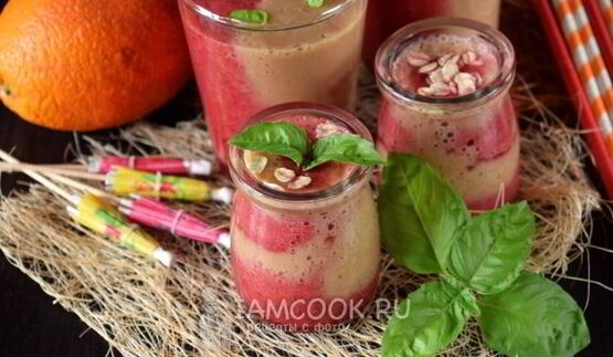 смузи с малиной и красным апельсином