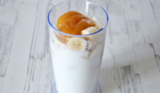 смузи с овсяными хлопьями бананом