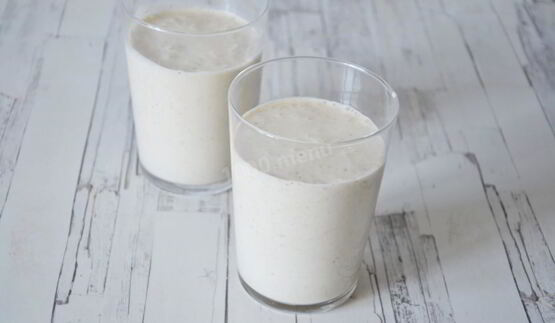 смузи с овсяными хлопьями бананом