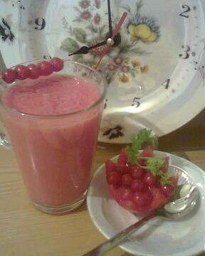 Смузи с помидором и смородиной