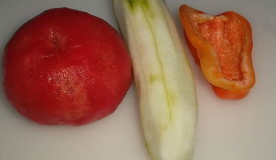 томатно-огуречный смузи с петрушкой