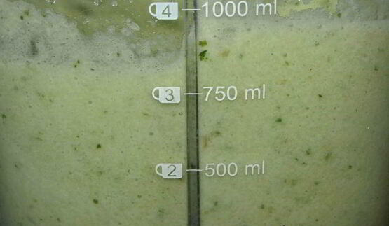 яблочный смузи с кабачком и сельдереем