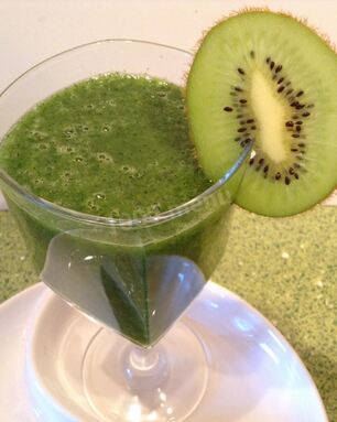 Зеленый смузи с киви и медом