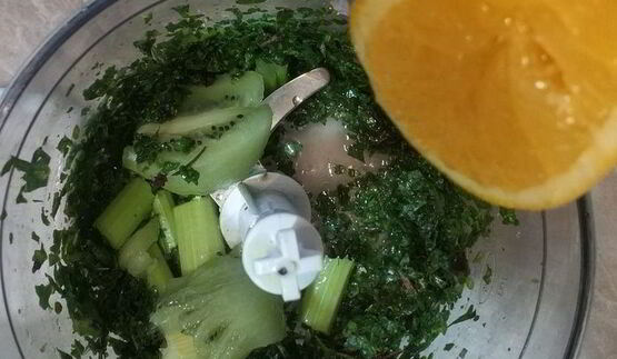 зеленый утренний смузи с капустой кейл