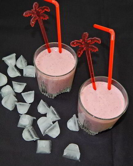 Рецепт земляничного смузи с мюсли