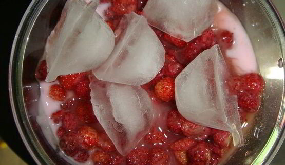 земляничный смузи с мюсли