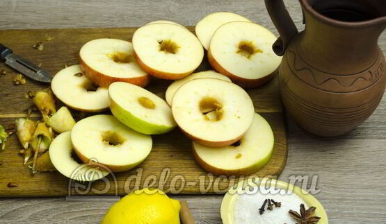 яблоки в сиропе с пряностями
