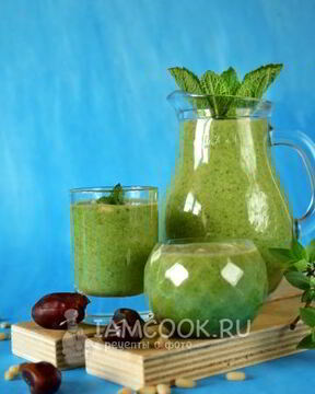 Зеленый коктейль с арахисовой пастой