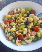 Греческий макаронный салат