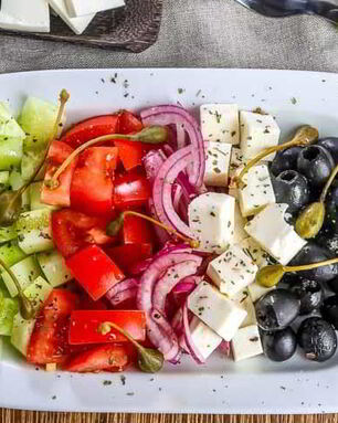 Греческий салат с брынзой