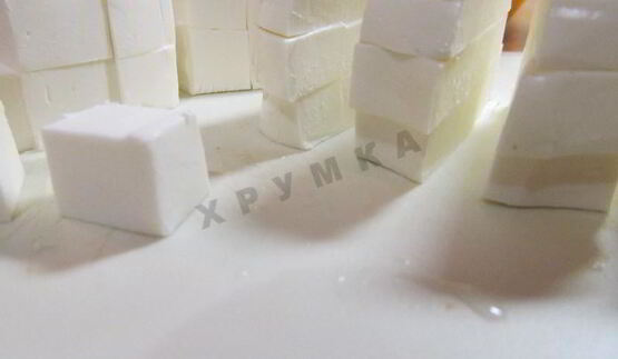 греческий салат с фетаксой и помидорами без майонеза