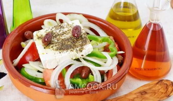 греческий салат с сыром фета
