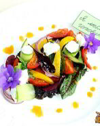 Греческий салат в новом стиле с молодой зеленью