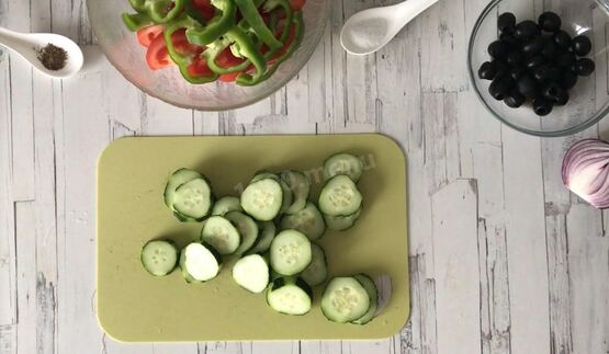 салат греческий с брынзой классический