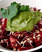 Салат из пророщенной гречки яблок и свеклы