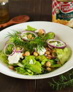 Салат в греческом стиле с фасолью