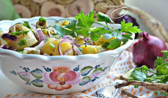 картофельный салат c пикантной заправкой